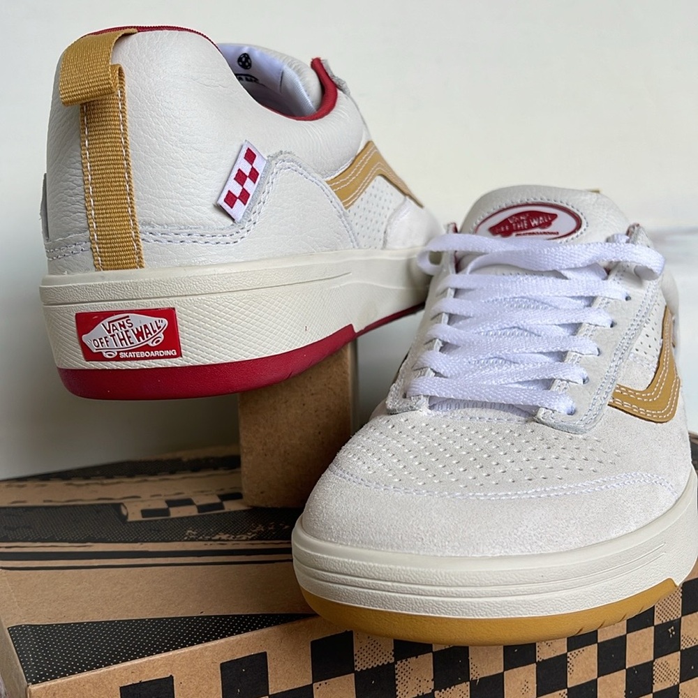 Vans Men’s Zahba Vintage Sport White Multi
VN0007QQJ5K
Sneakers - Picture 8 of 16